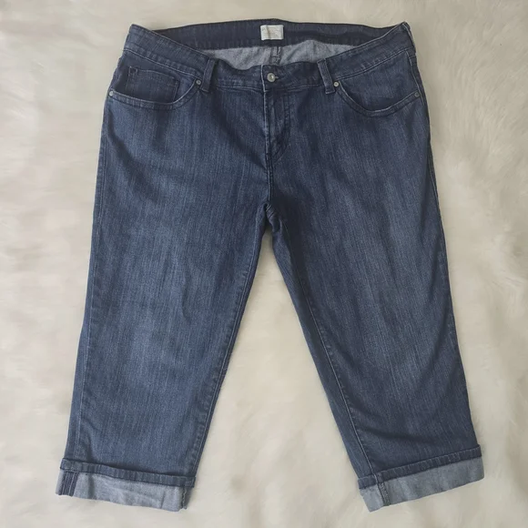 Levi's Capri Jeans 22 - Picture 1 of 4